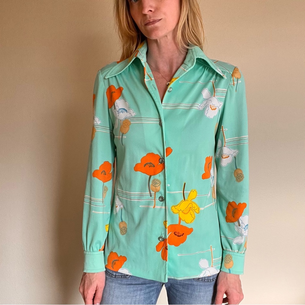 Vintage Floral Green Button-Up Blouse